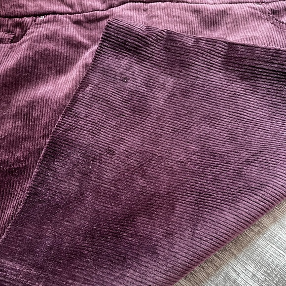 Burgundy mid rise skirt. Twice worn. - Picture 3 of 7